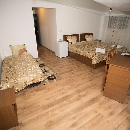Hostel Ruxandra Φωξάνη Εξωτερικό φωτογραφία