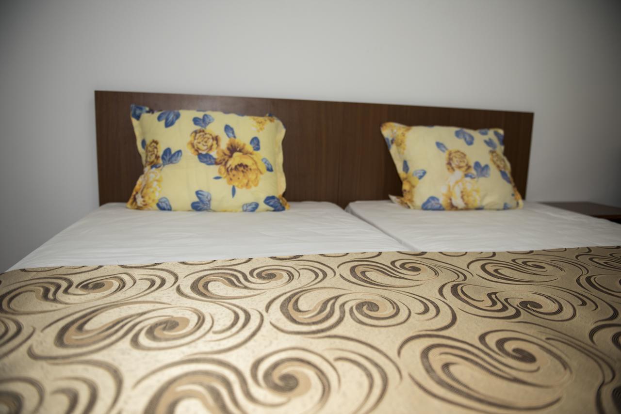 Hostel Ruxandra Φωξάνη Εξωτερικό φωτογραφία