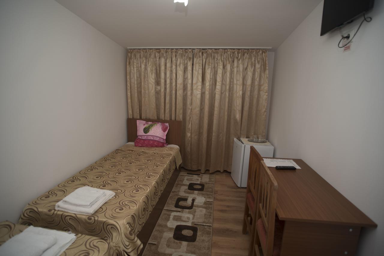 Hostel Ruxandra Φωξάνη Εξωτερικό φωτογραφία