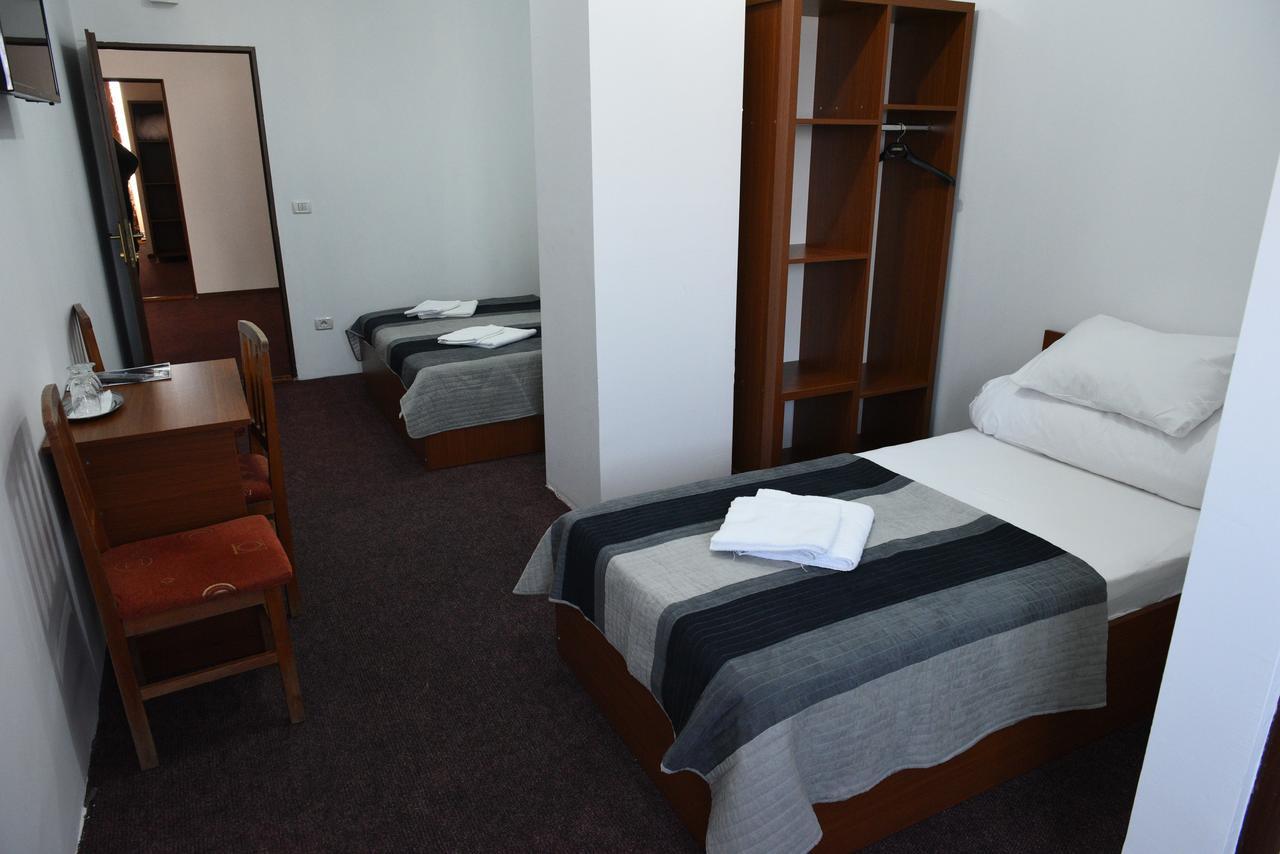 Hostel Ruxandra Φωξάνη Εξωτερικό φωτογραφία