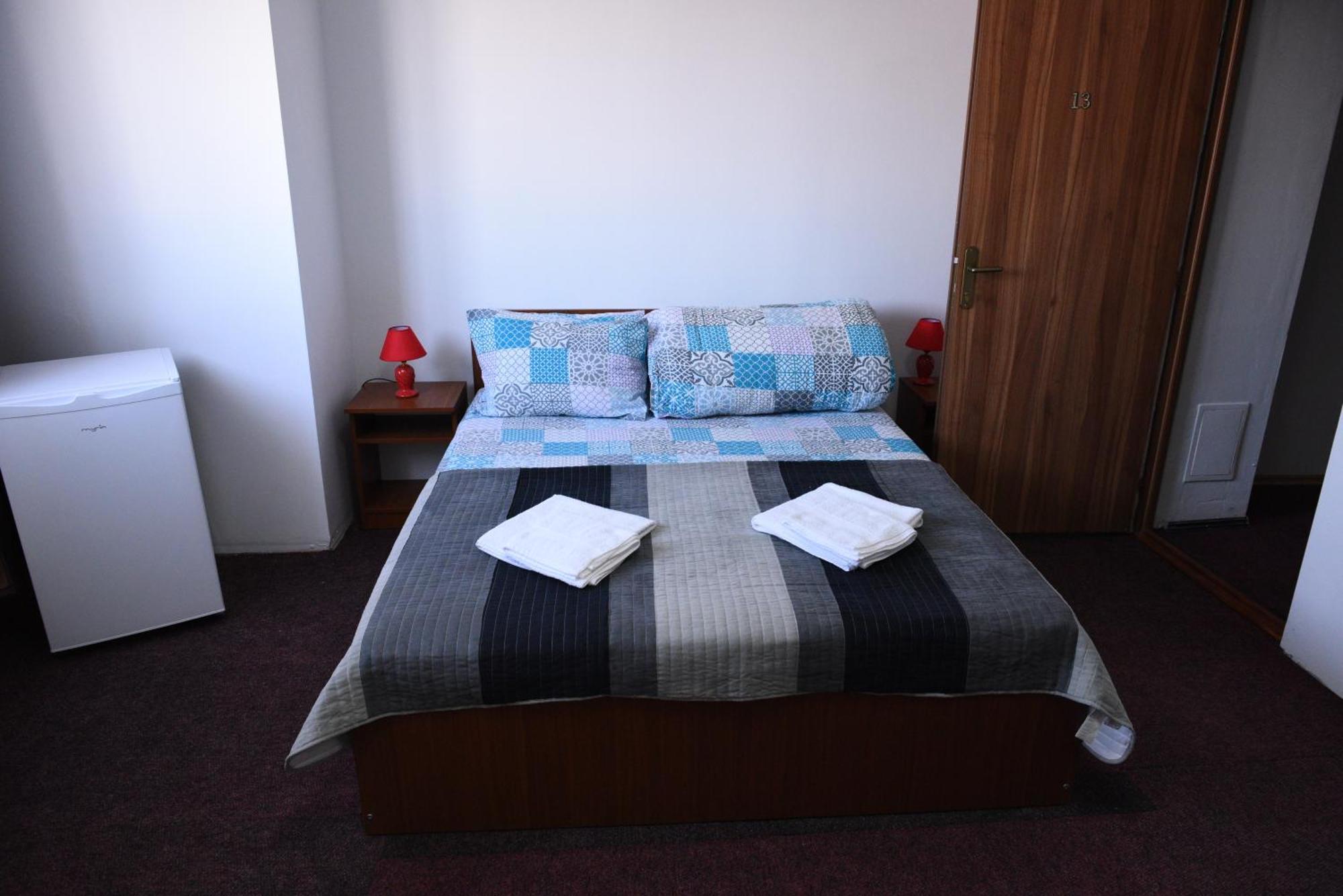 Hostel Ruxandra Φωξάνη Εξωτερικό φωτογραφία