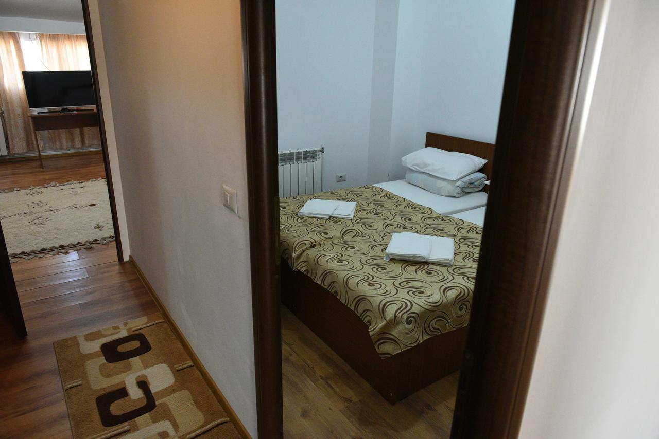 Hostel Ruxandra Φωξάνη Εξωτερικό φωτογραφία