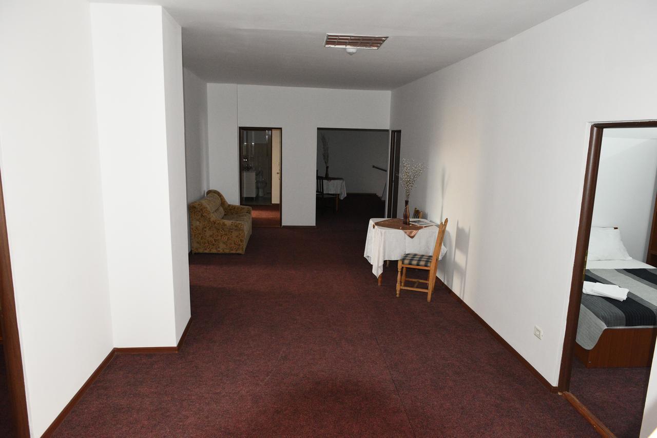 Hostel Ruxandra Φωξάνη Εξωτερικό φωτογραφία