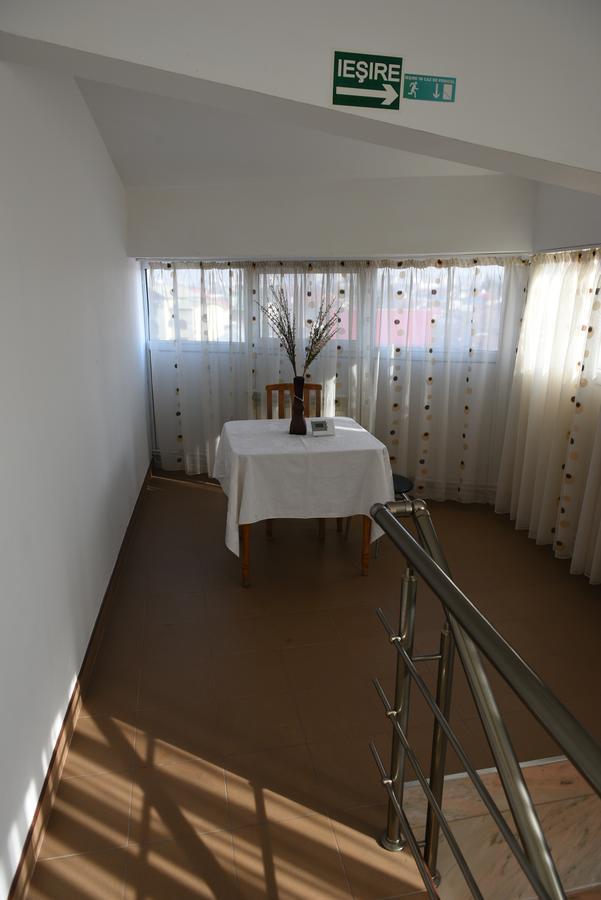 Hostel Ruxandra Φωξάνη Εξωτερικό φωτογραφία
